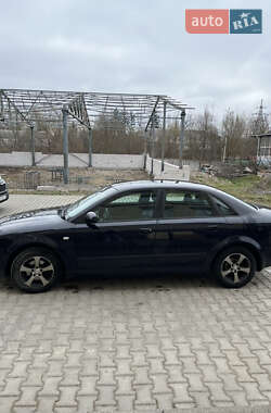 Седан Audi A4 2004 в 