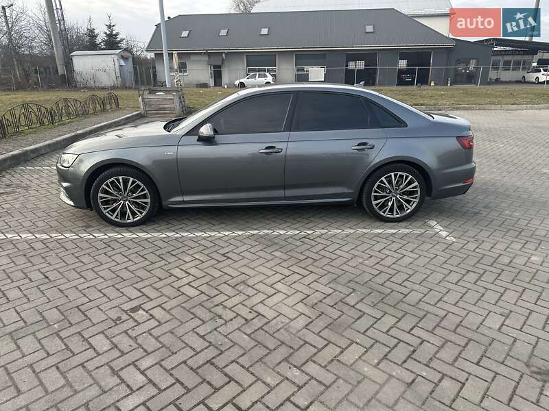 Седан Audi A4 2017 в Мукачево