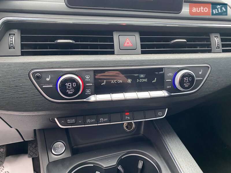 Седан Audi A4 2016 в Львове