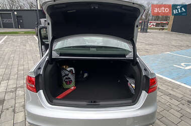 Седан Audi A4 2013 в 