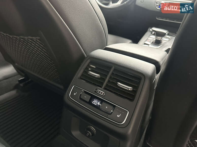 Седан Audi A4 2016 в Івано-Франківську