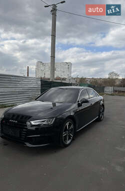 Седан Audi A4 2017 в 