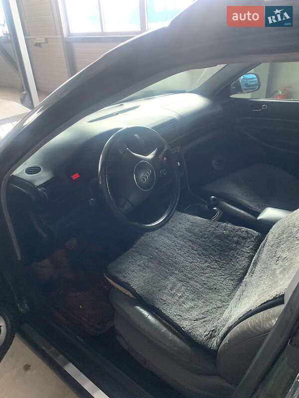 Универсал Audi A4 2000 в Черновцах
