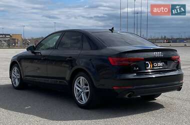 Седан Audi A4 2016 в 