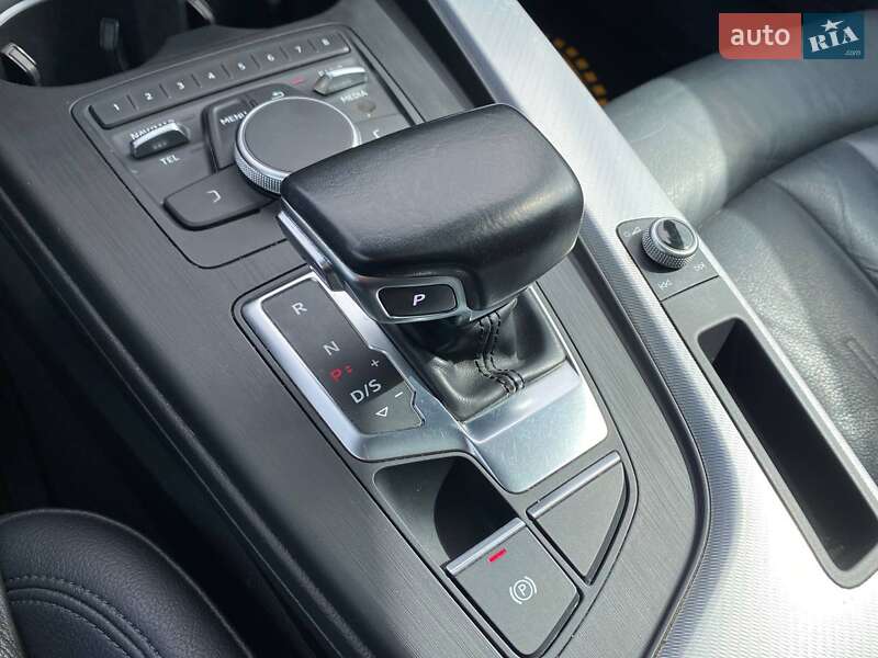 Седан Audi A4 2016 в Львове