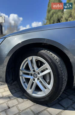 Седан Audi A4 2016 в 