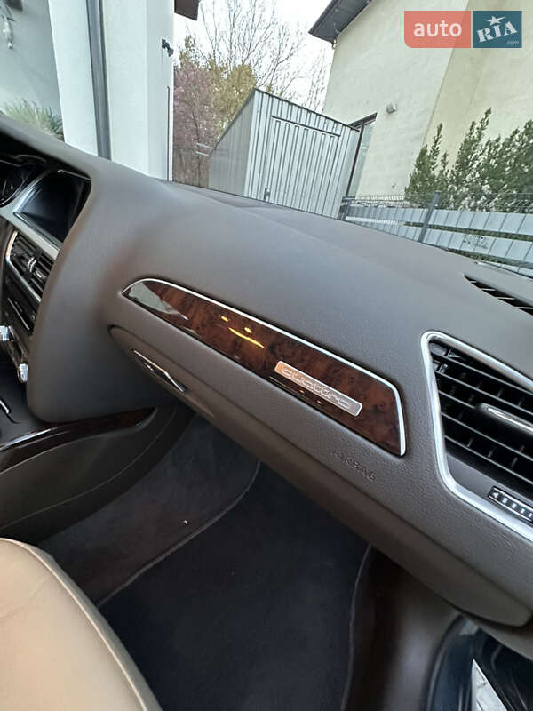 Седан Audi A4 2015 в Киеве