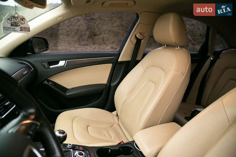 Седан Audi A4 2013 в Золочеве