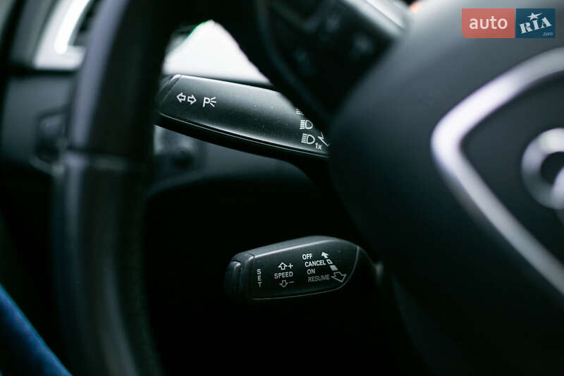 Седан Audi A4 2013 в Золочеве