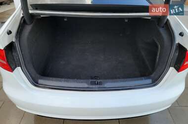 Седан Audi A4 2013 в 