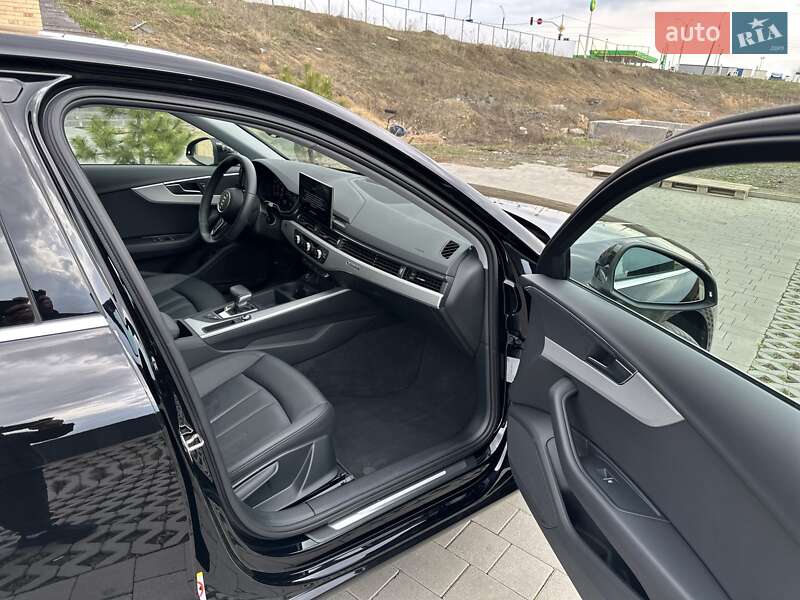 Седан Audi A4 2021 в Хмельницком