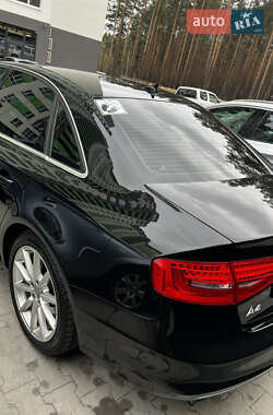 Седан Audi A4 2015 в 