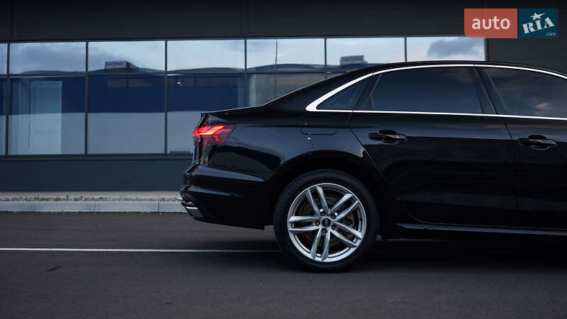 Седан Audi A4 2020 в Львові