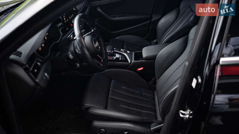 Седан Audi A4 2020 в Львові