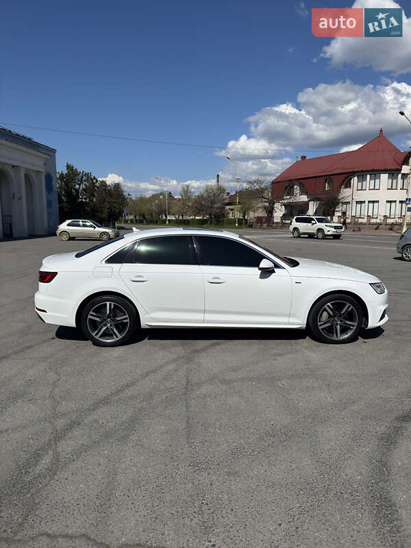 Седан Audi A4 2017 в Ужгороде