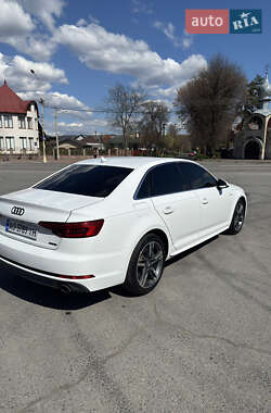 Седан Audi A4 2017 в 