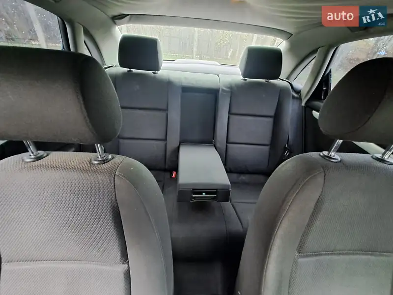 Седан Audi A4 2001 в 
