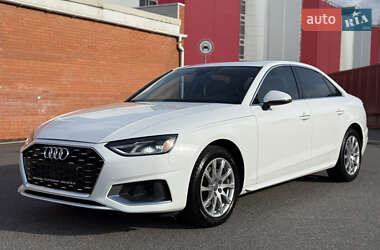 Седан Audi A4 2020 в 
