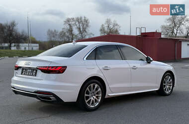 Седан Audi A4 2020 в 