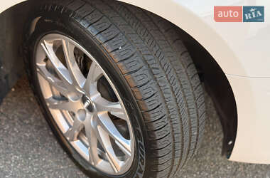 Седан Audi A4 2020 в 