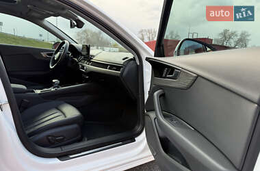 Седан Audi A4 2020 в 