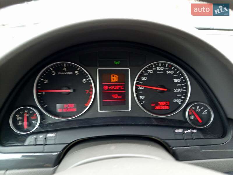 Седан Audi A4 2001 в 