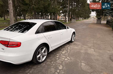 Седан Audi A4 2013 в 
