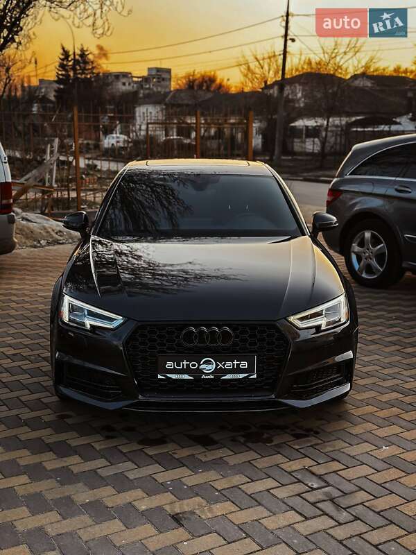 Седан Audi A4 2016 в 