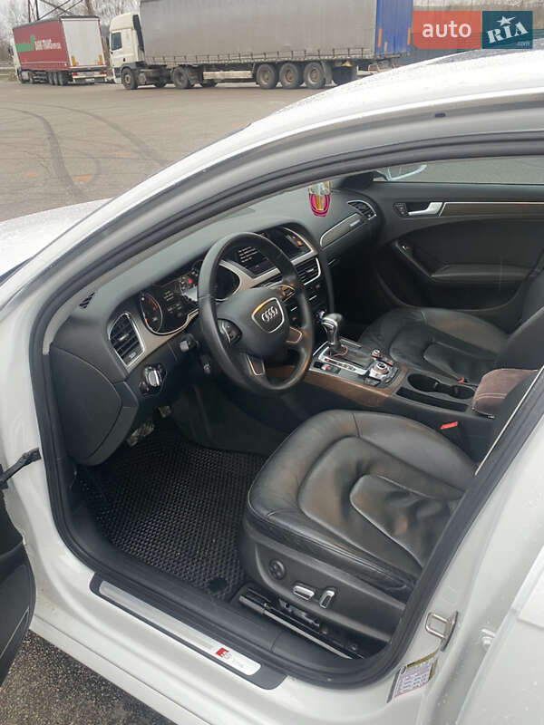 Седан Audi A4 2014 в Киеве