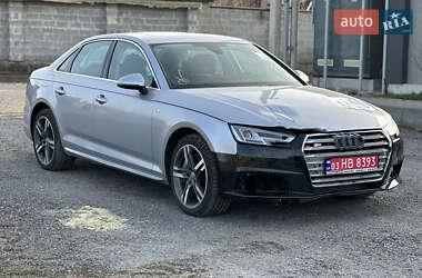 Седан Audi A4 2018 в 