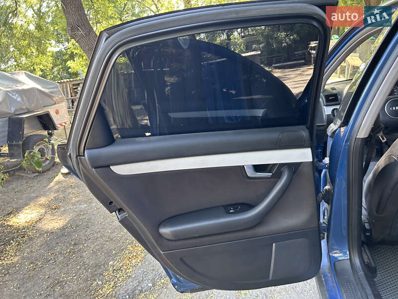 Седан Audi A4 2002 в Одессе