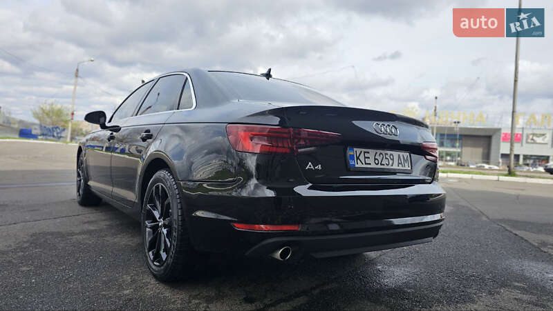 Седан Audi A4 2018 в Кривом Роге