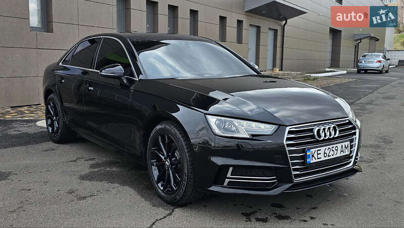 Седан Audi A4 2018 в Кривом Роге