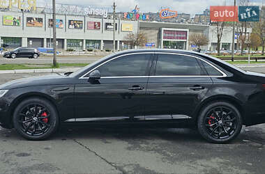 Седан Audi A4 2018 в Кривом Роге