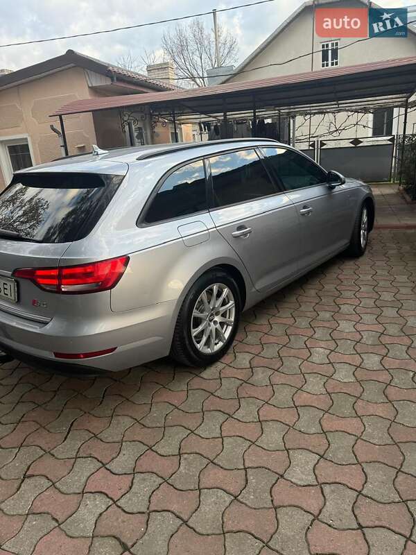 Универсал Audi A4 2017 в 