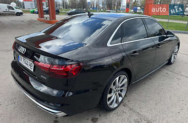 Седан Audi A4 2021 в 