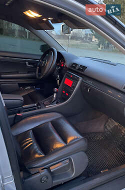 Седан Audi A4 2004 в 
