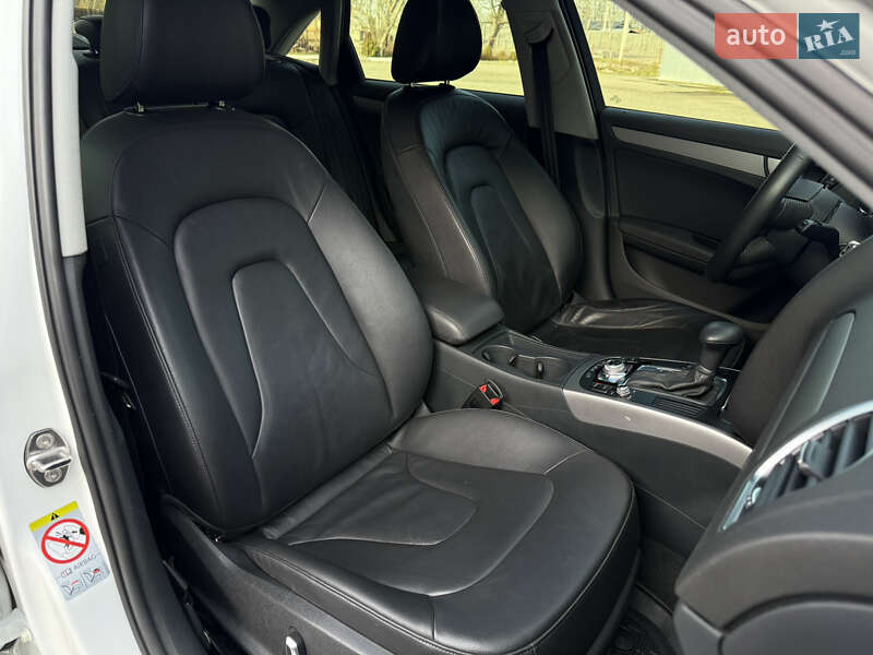 Седан Audi A4 2014 в Києві