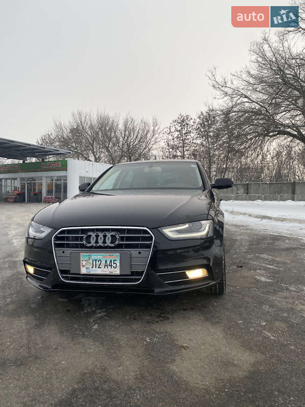 Седан Audi A4 2012 в Харькове