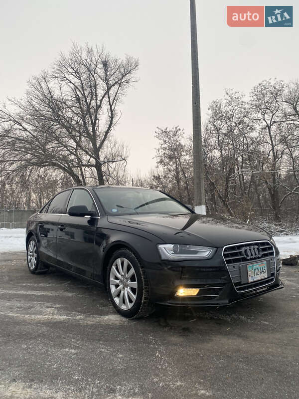Седан Audi A4 2012 в Харькове