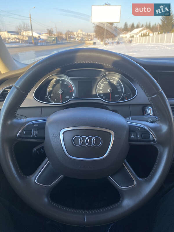 Седан Audi A4 2012 в Харькове