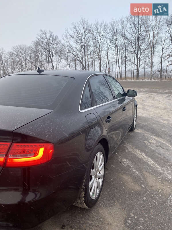 Седан Audi A4 2012 в Харькове