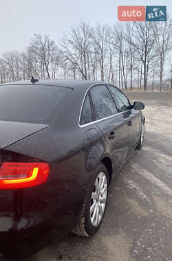 Седан Audi A4 2013 в 