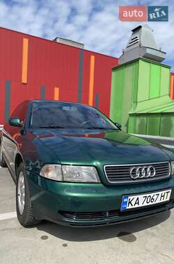 Седан Audi A4 1998 в 