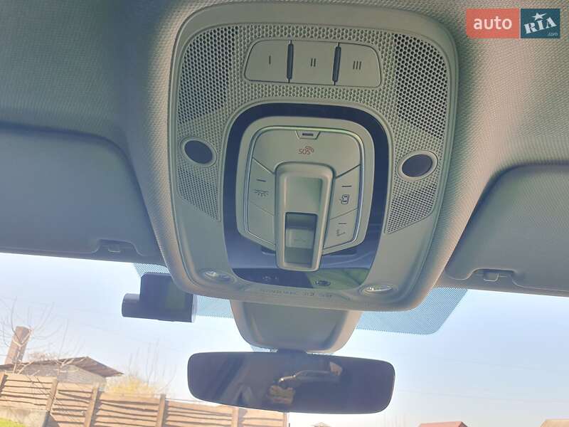 Седан Audi A4 2019 в Шпикові