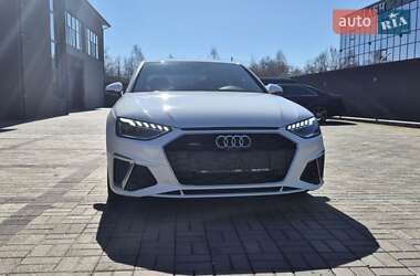 Седан Audi A4 2022 в 