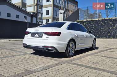 Седан Audi A4 2022 в 