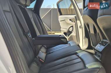 Седан Audi A4 2022 в 