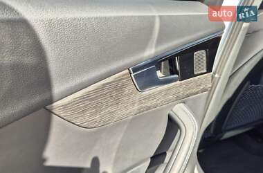 Седан Audi A4 2022 в 