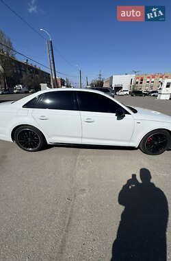 Седан Audi A4 2017 в 